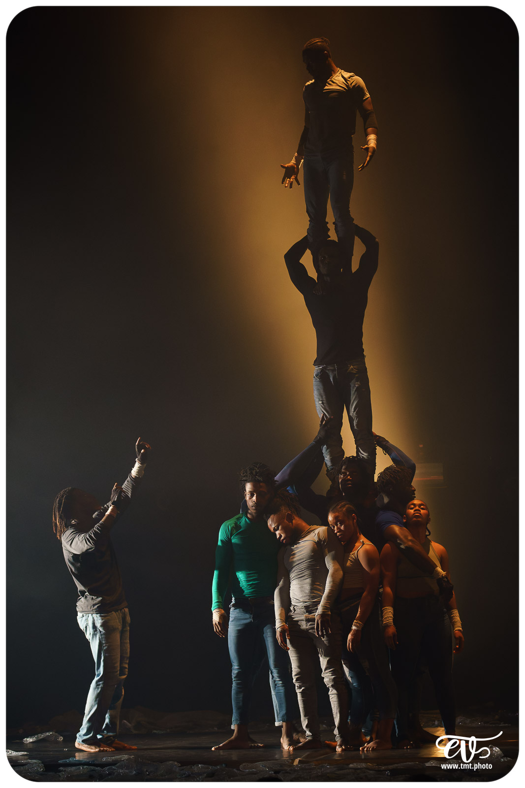 YÉ ! (L'EAU) (CIRCUS BAOBAB)